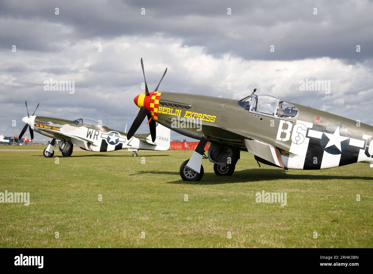 A World war Two P-15 Mustang Fighter plane on Duxford on static Display, Juli 2023 Stockfoto