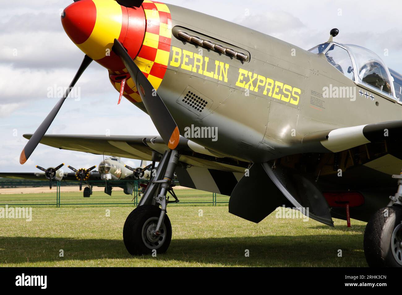 A World war Two P-15 Mustang Fighter plane on Duxford on static Display, Juli 2023 Stockfoto