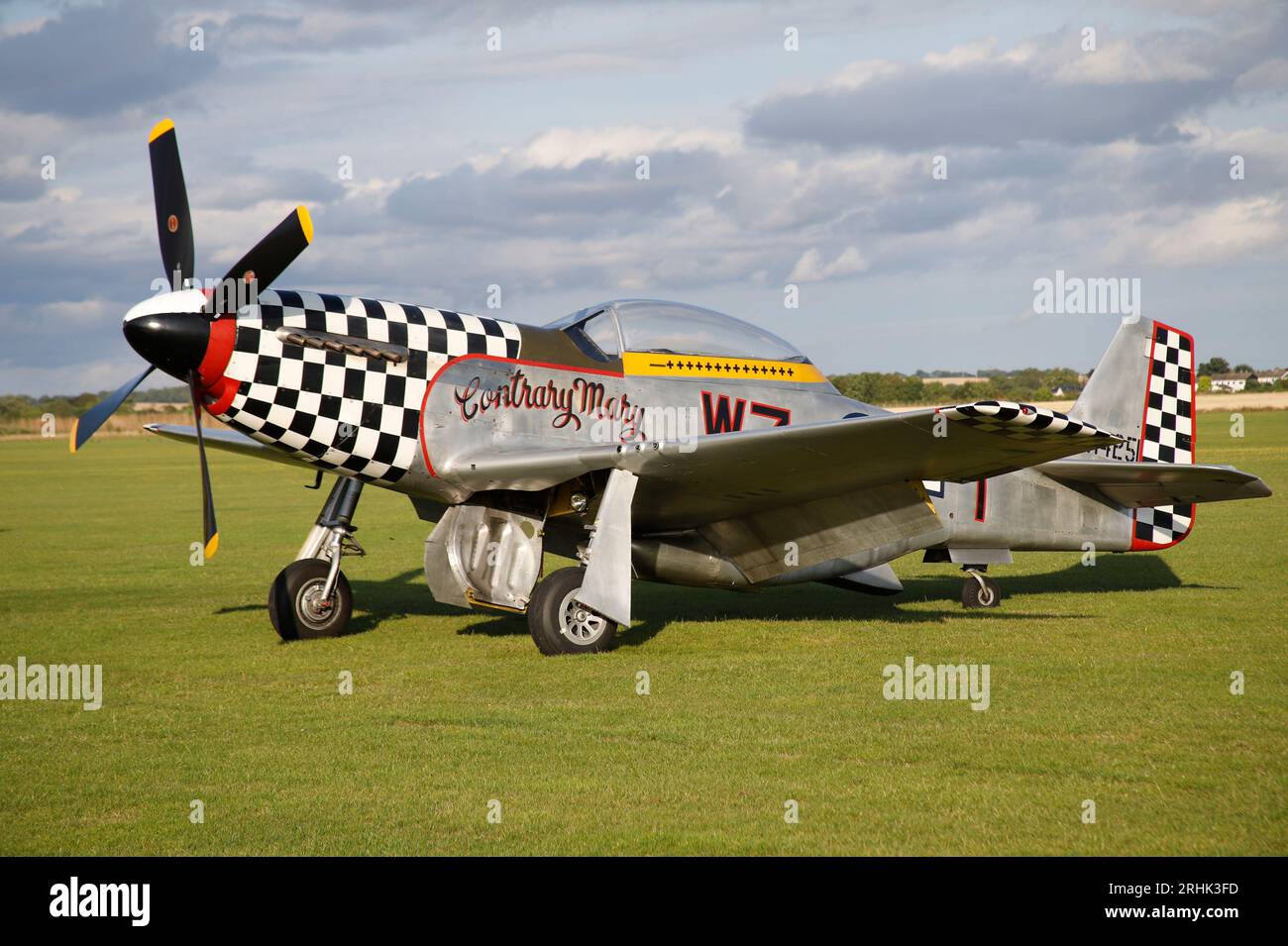A World war Two P-15 Mustang Fighter plane on Duxford on static Display, Juli 2023 Stockfoto