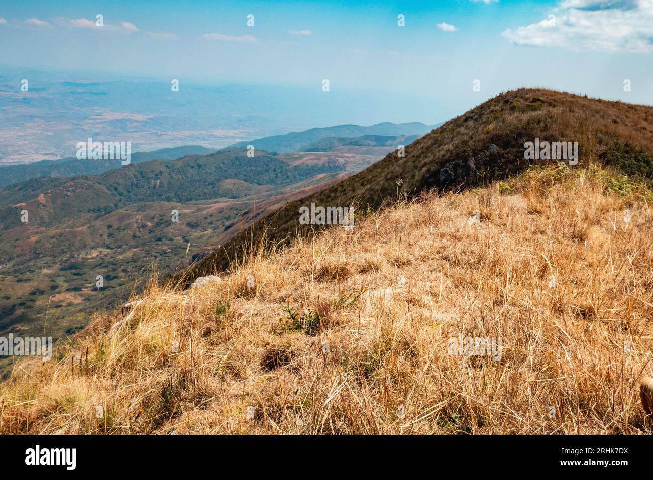 Malerische Berglandschaften in der Mbeya Range von Mbeya PAEK, Mbeya Region, Tansania aus gesehen Stockfoto