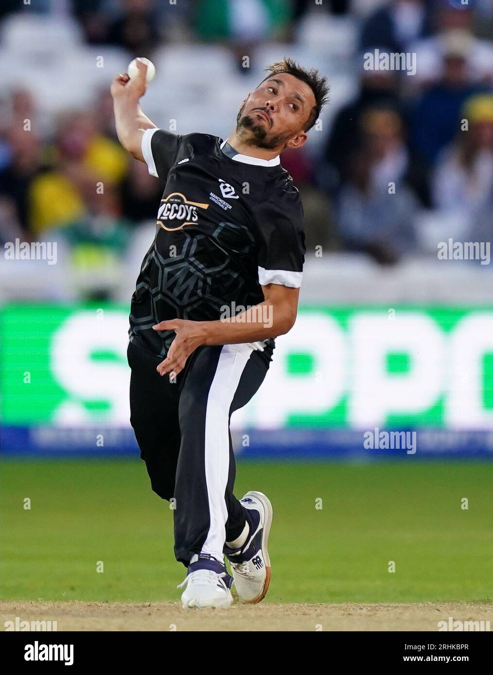 Manchester Originals' Zaman Khan Bowls während des Hundertspiels in Trent Bridge, Nottingham. Bilddatum: Donnerstag, 17. August 2023. Stockfoto