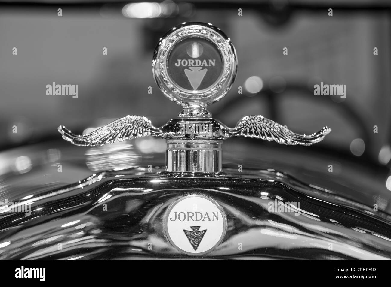 Sparkford.Somerset.Vereinigtes Königreich.März 26. 2023. Nahaufnahme des Abzeichens und der Haubenschmuck eines 1928 Jordan Playboy Special im Haynes Motor Museu Stockfoto