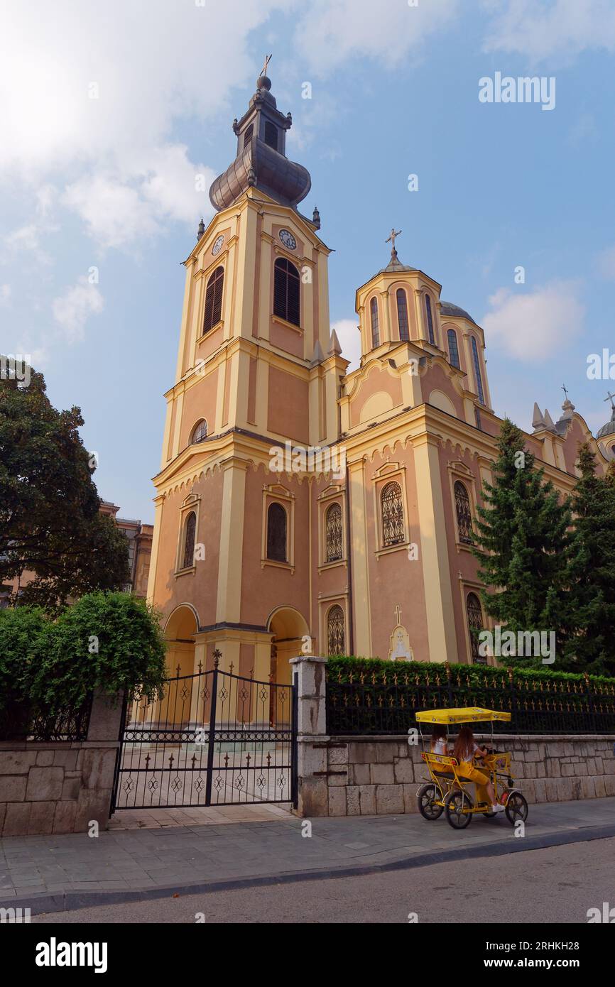 Kathedrale der Geburt des Theotokos, eine serbisch-orthodoxe Kirche in Sarajevo, Bosnien und Herzegowina, 17. August 2023. Stockfoto