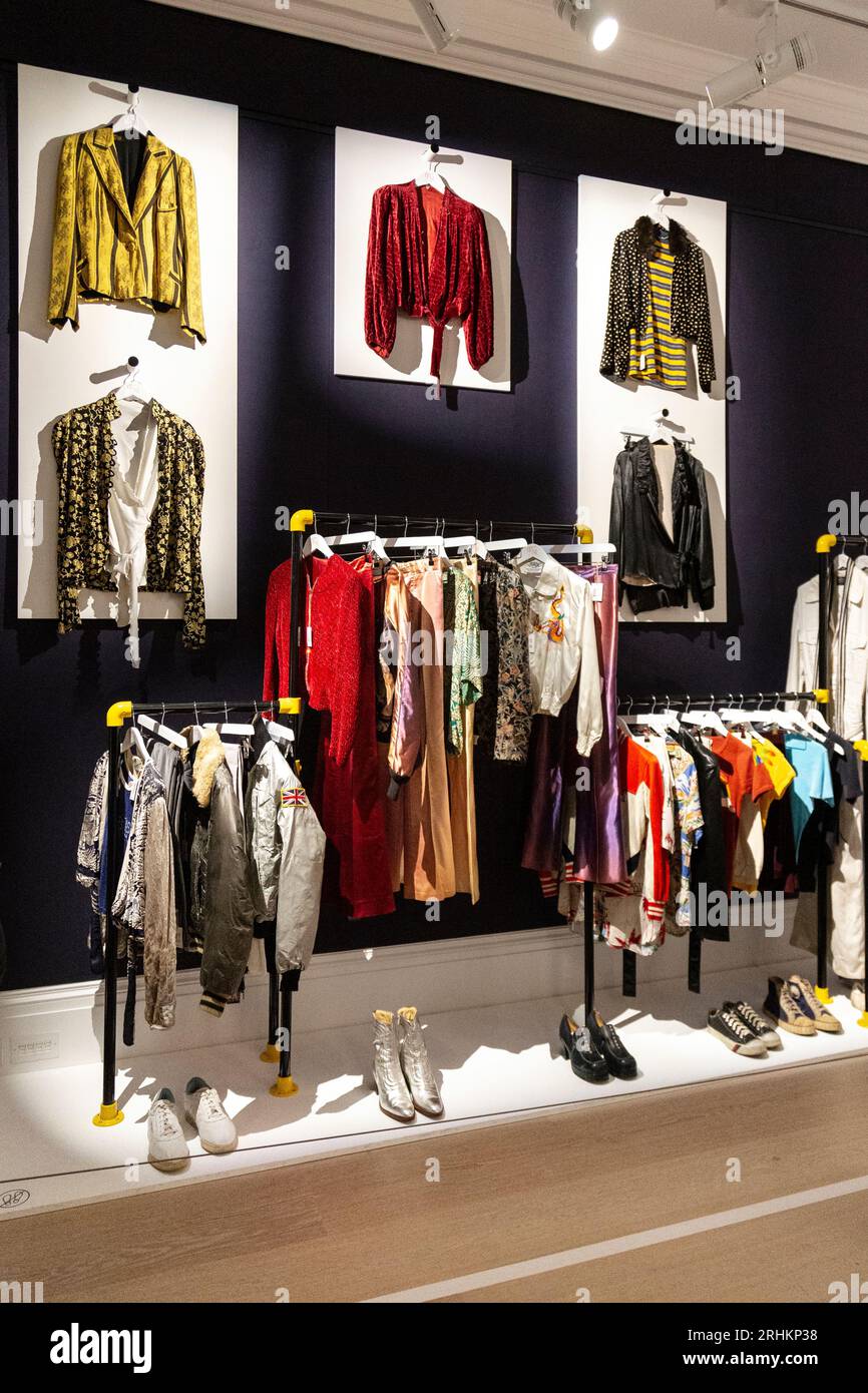 Freddie Mercury's Kleidung wird versteigert, Sotheby's A World of his Own Exhibition, London, Großbritannien Stockfoto