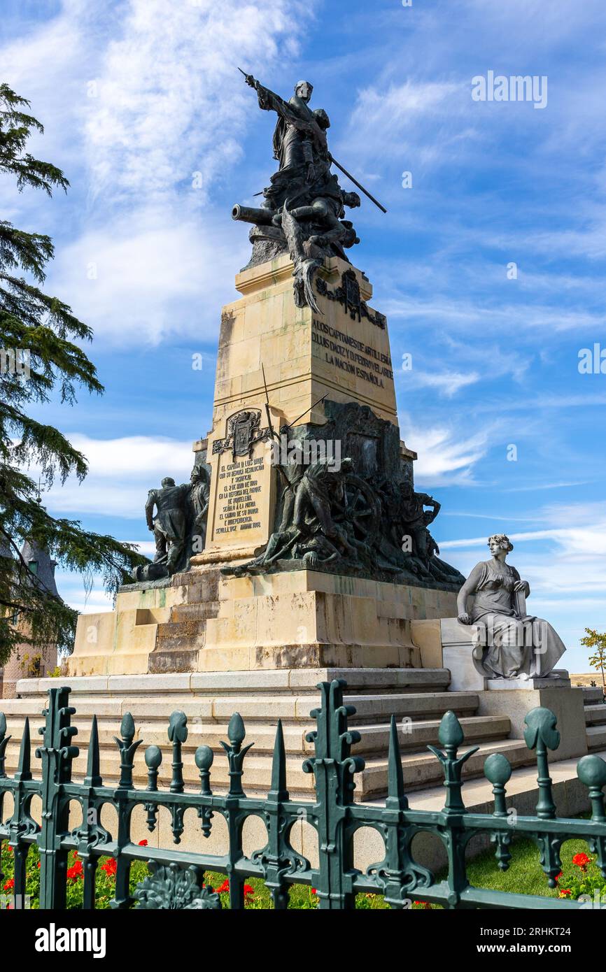 Segovia, Spanien, 03.10.21. Das Denkmal für Daoiz und Velarde von Aniceto Marinas, ein Denkmal für zwei spanische Artillerieoffiziere. Stockfoto