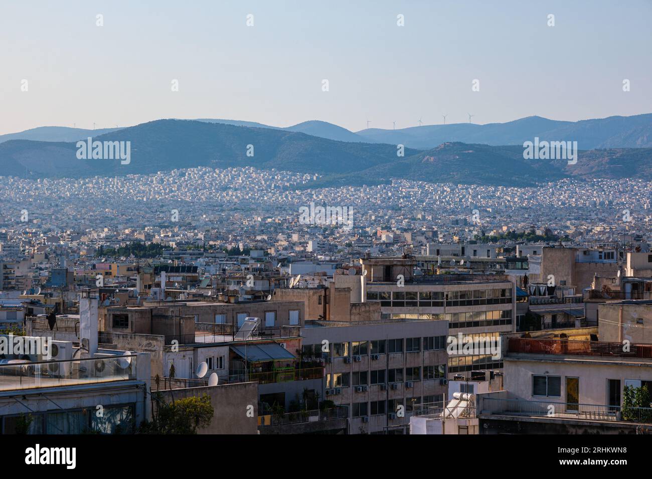Athen, GR - 29. Juli 2023: Panoramablick auf Athen, die Hauptstadt Griechenlands Stockfoto