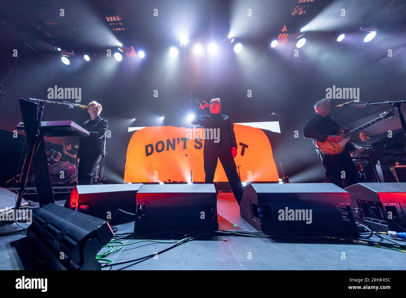 Devo die band -Fotos und -Bildmaterial in hoher Auflösung – Alamy