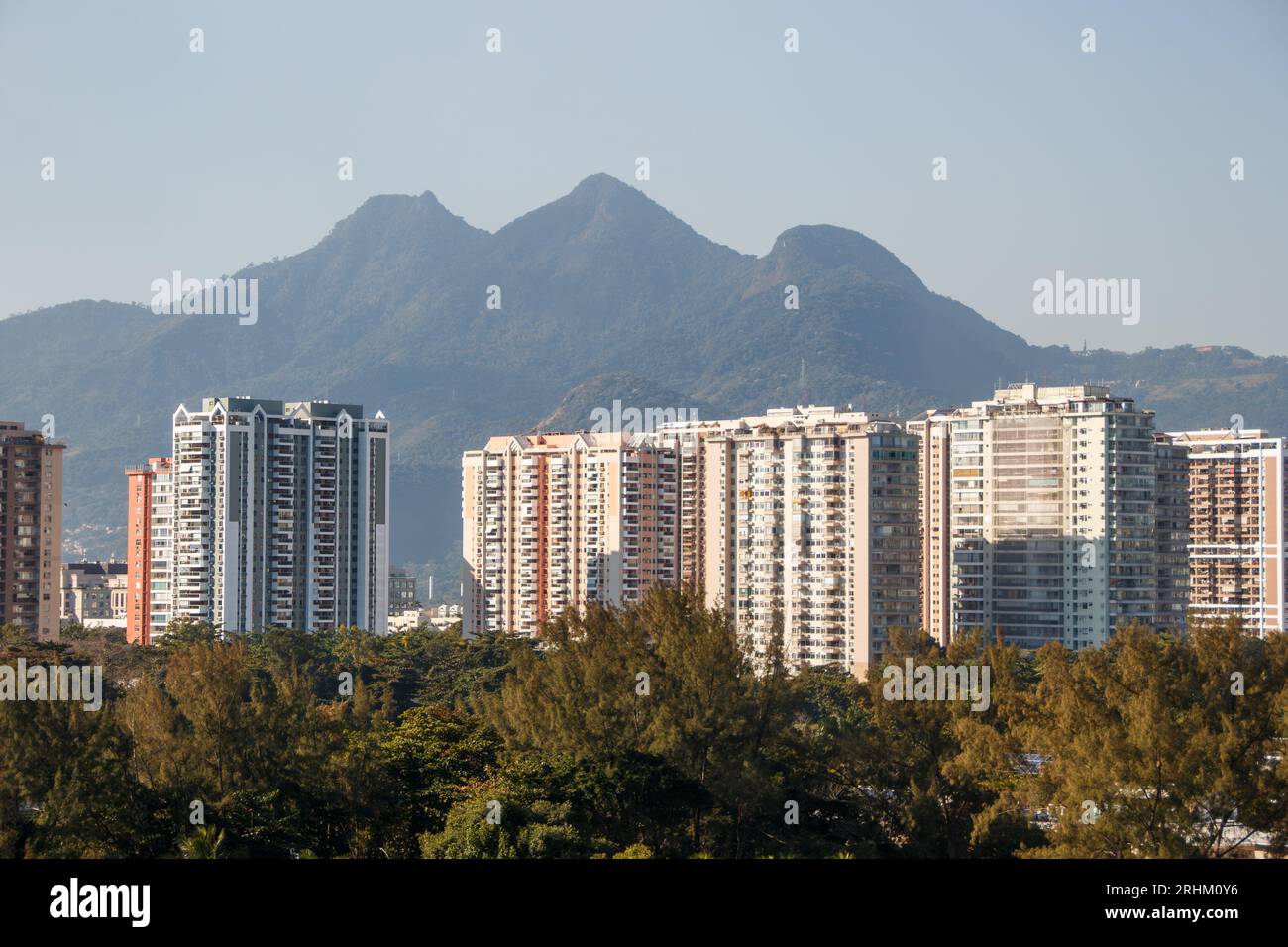 Blick vom Barra da Tijuca in Rio de Janeiro, Brasilien. Stockfoto
