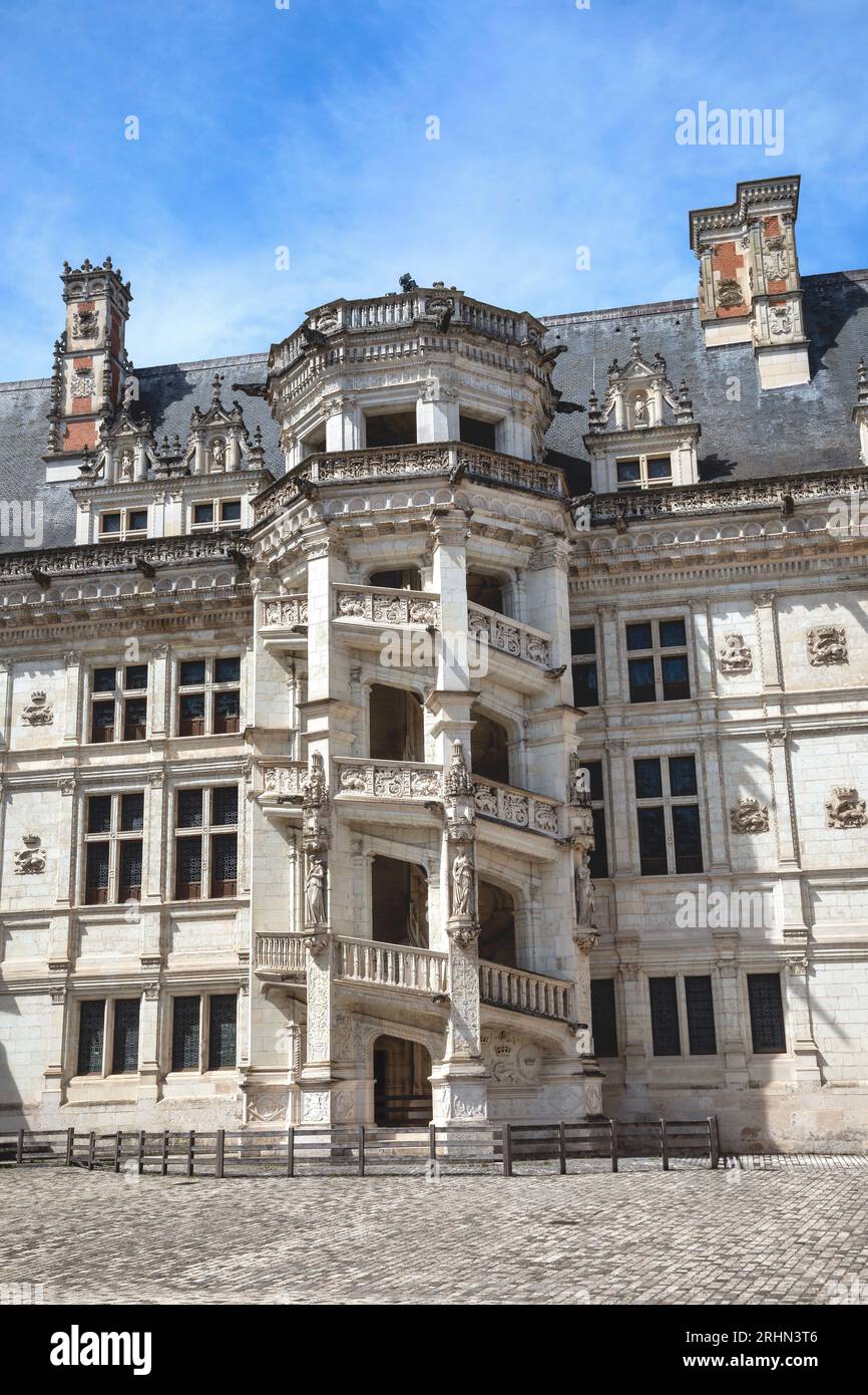 Treppe I im Innenhof von Château de Blois, Blois, Frankreich Stockfoto