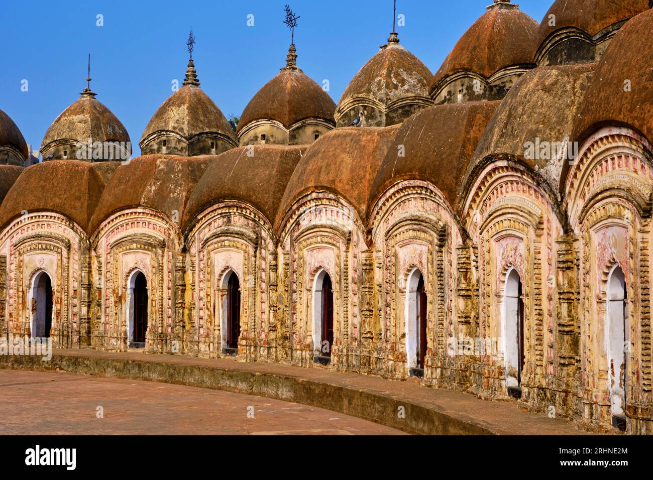 Indien, Westbengalen, der Raj Mahal am Hootly River, Nebenfluss des Ganges, Kalna, Nava Kailash Tempel (108 Shiv Mandir), der Shiva gewidmet ist Stockfoto