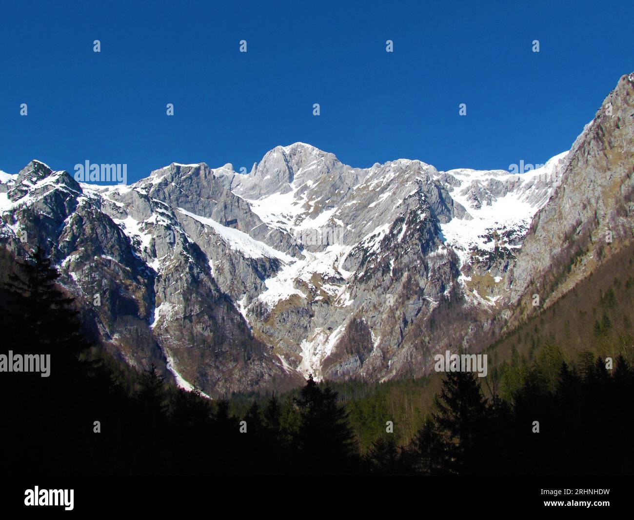 Blick auf den Skiuta-Berg in den Kamnik-Savinja-alpen in Slowenien Stockfoto