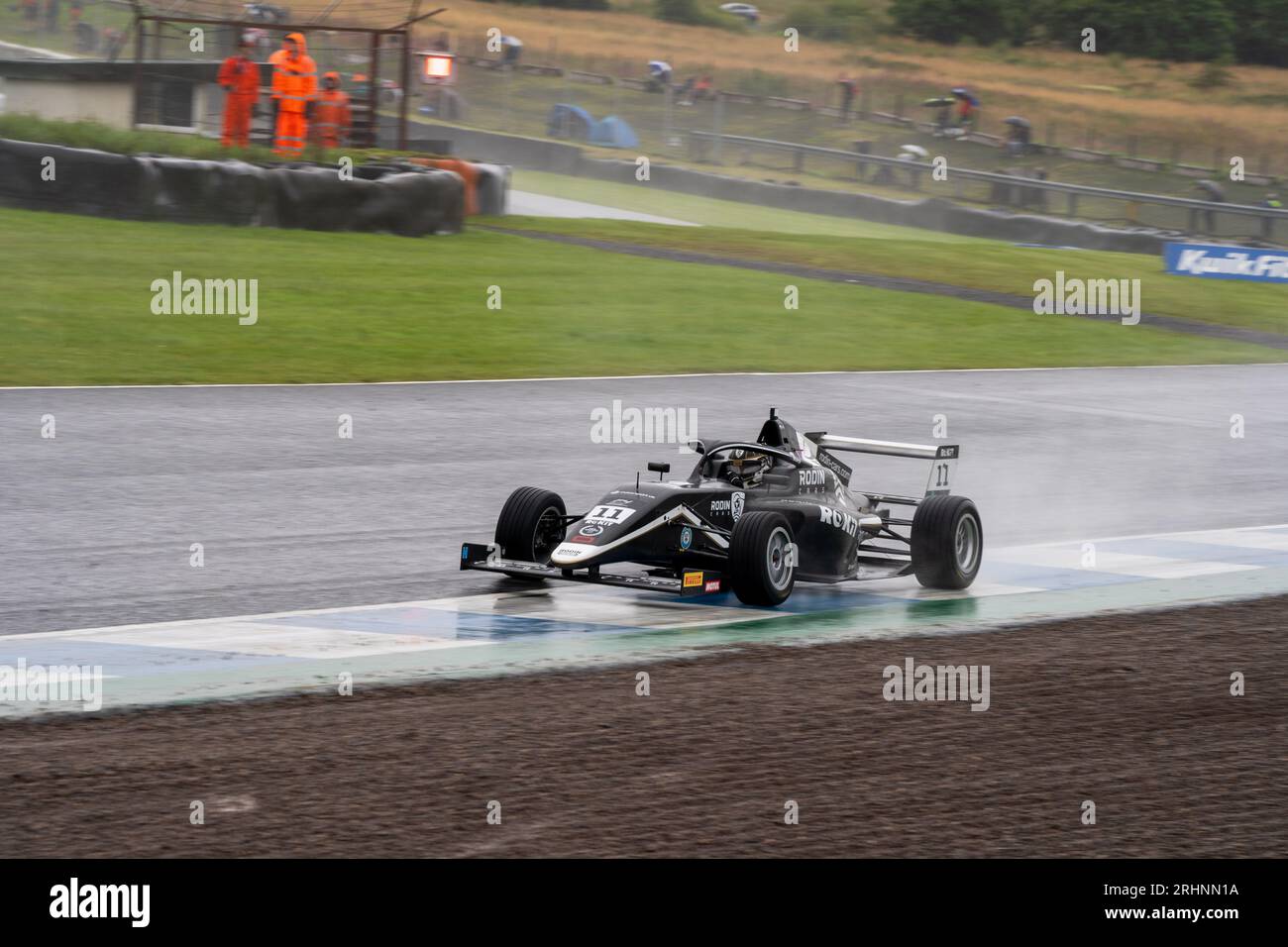 Britische F4-Meisterschaft Louis SHARP #11 (Rodin Carlin) auf dem Knockhill Racing Circuit Stockfoto