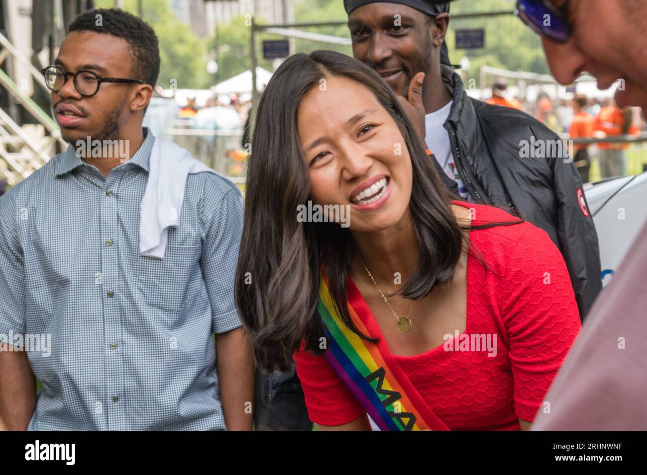 Boston, MA, USA, 10. Juni 2023: Bürgermeister Michelle Wu grüßt die Öffentlichkeit. Stockfoto