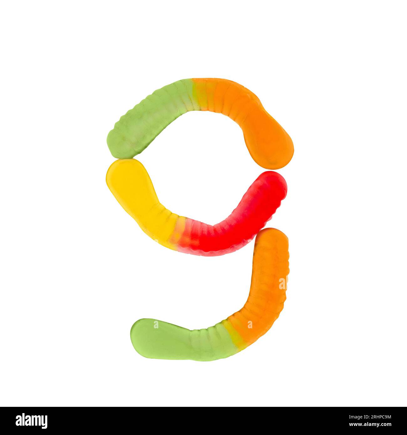 Nummer 9 aus Gummiwürmern und isoliert auf reinweißem Hintergrund. Das Konzept der Lebensmittelnummerierung. Eine Reihe von Süßspeisen-Schriftarten lässt sich leicht stapeln Stockfoto
