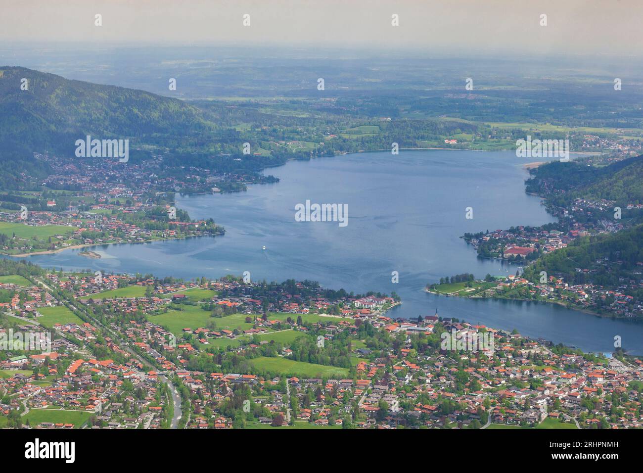 Blick von Wallberg nach Rottach-Egern und Tegernsee, Rottach-Egern, Tegernsee, Oberbayern, Bayern, Deutschland, Europa Stockfoto