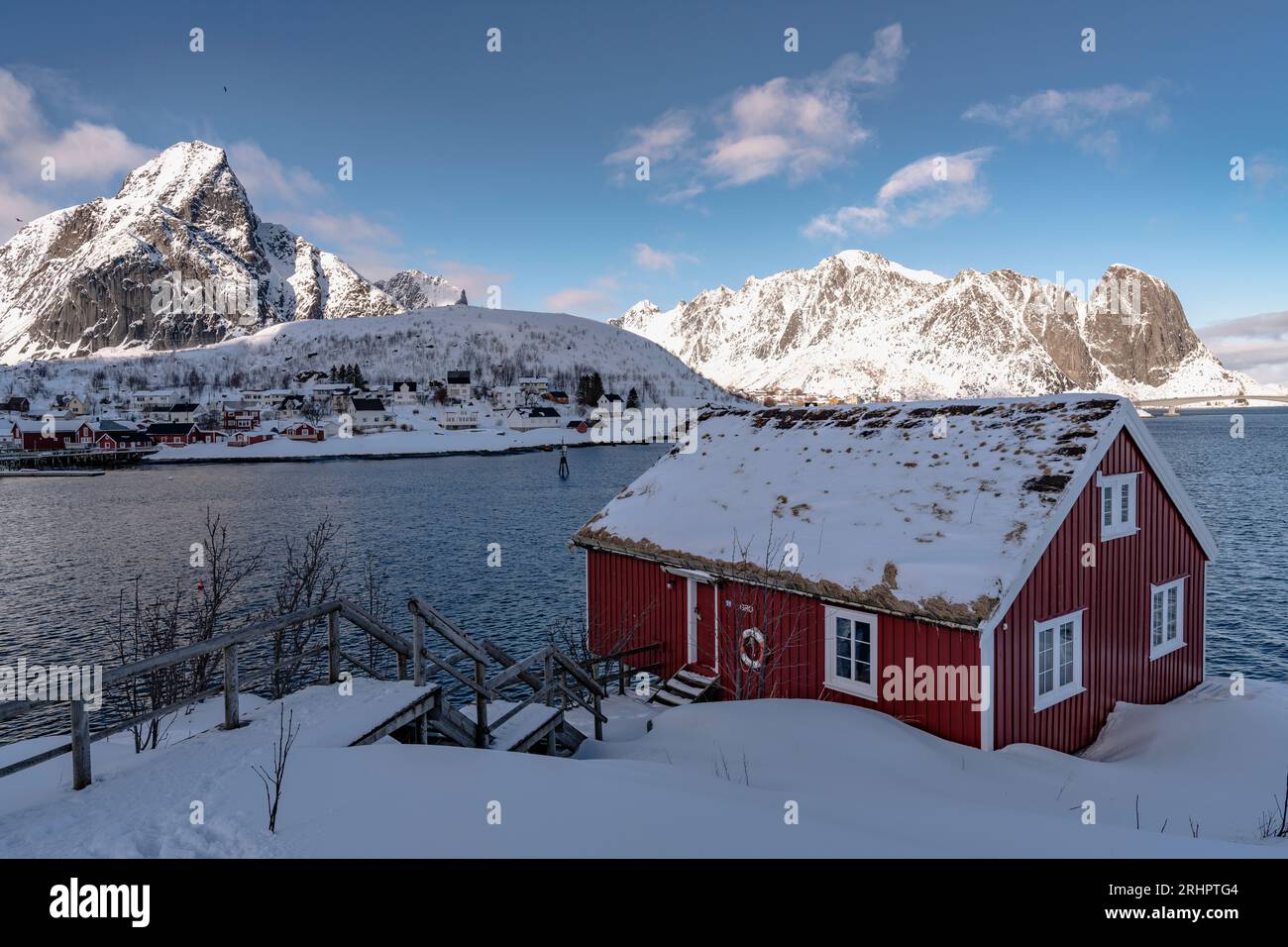 Red House, reine, Lofoten, Norwegen, Winter Stockfoto