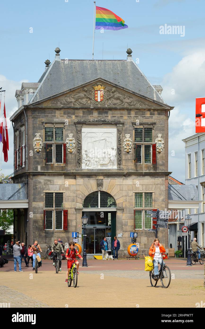 Blick auf de Goudse Waag, Käse- und Handwerksmuseum auf dem Marktplatz in Gouda, Gouda, Südholland, Zuid-Holland, Benelux, Benelux-Staaten, Niederlande Stockfoto