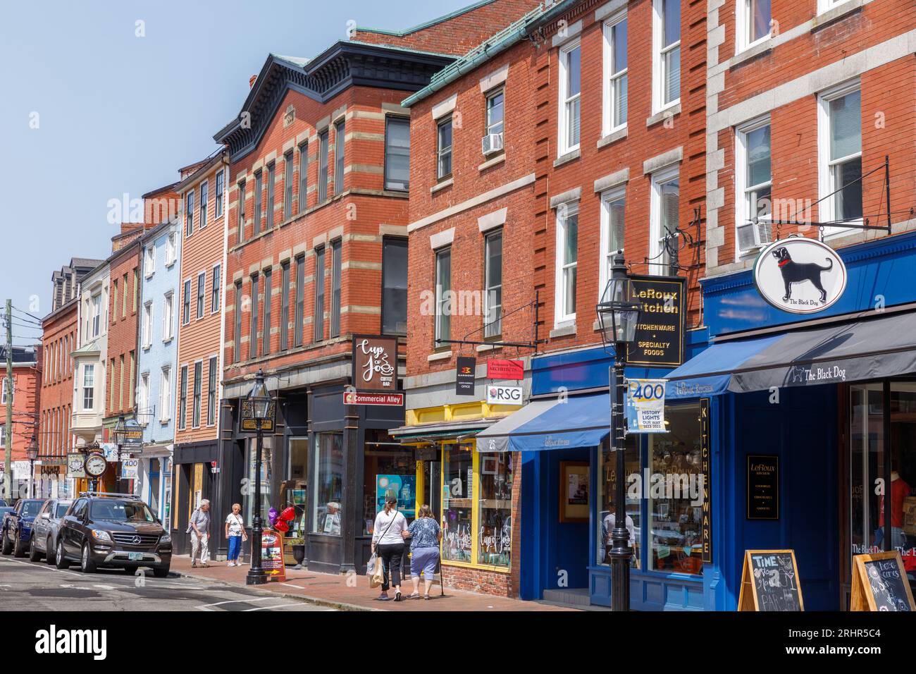 Shopping und Browsing in Market Street, Portsmouth, New Hampshire, USA. Stockfoto