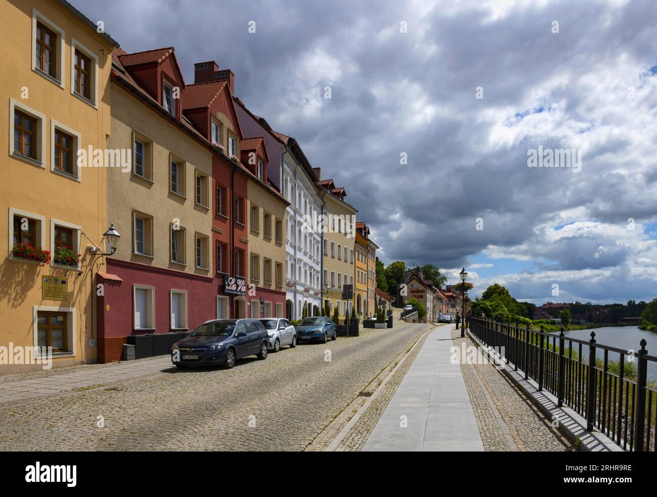 Ufer der Neiße in Zgorzelec, Polen Stockfoto