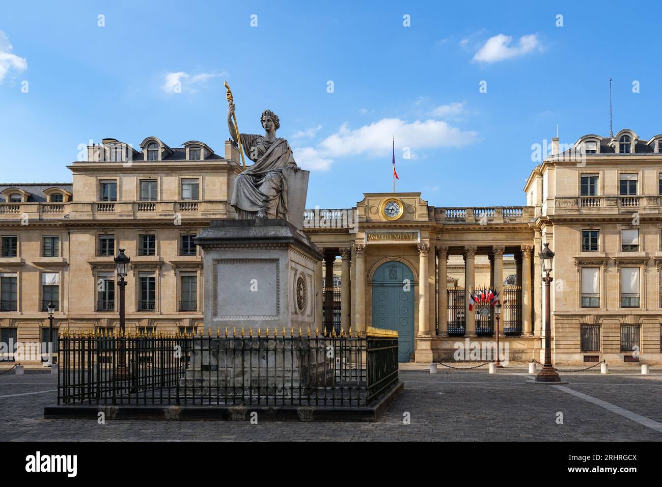 Hintereingang der Statue der französischen Nationalversammlung und des Gesetzes - Paris, Frankreich Stockfoto