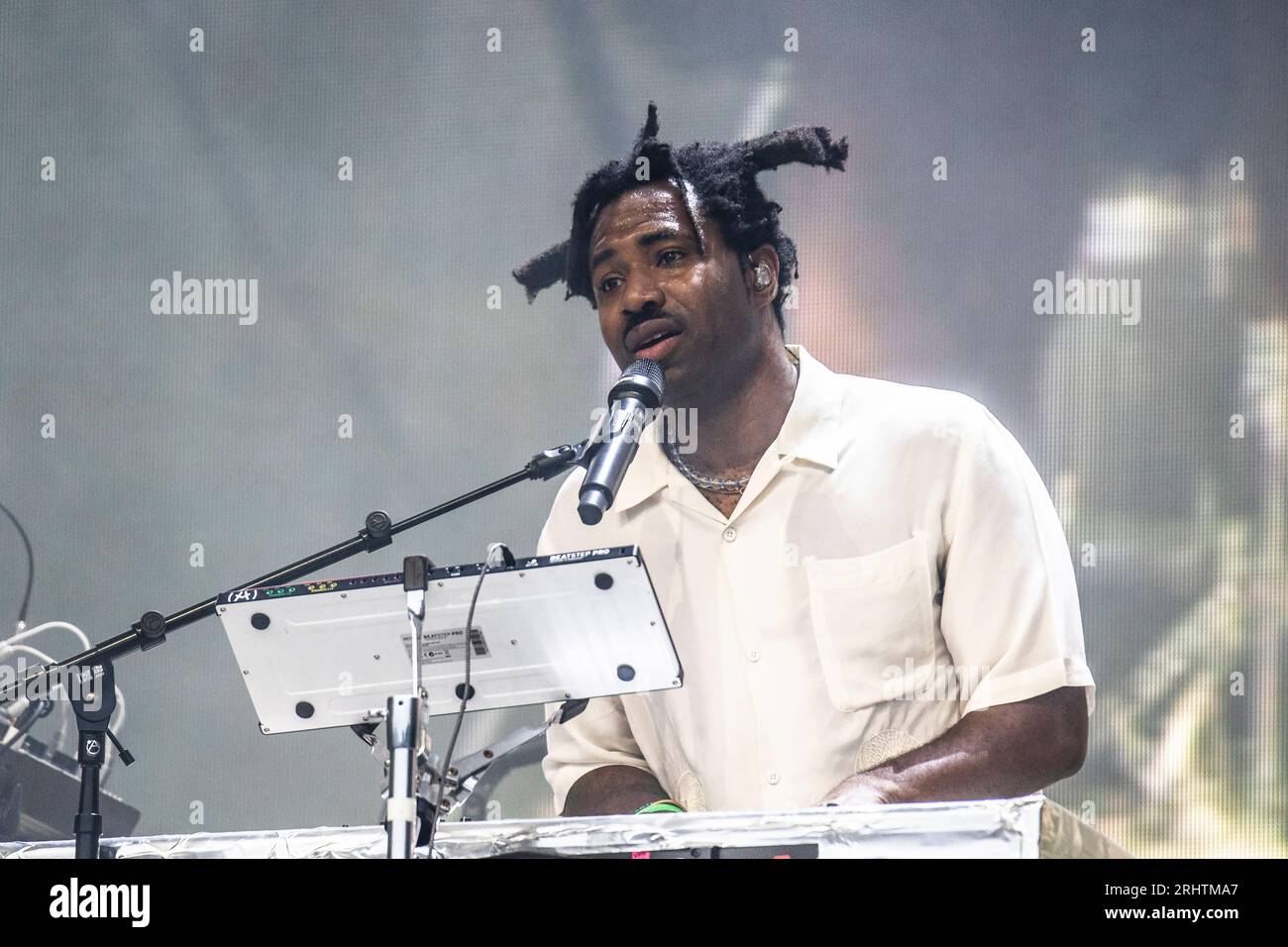 London, Großbritannien. August 2023. 18. August 2023 London UK Sampha Performance at All Points East Music Festival Day 1 Credit: Glamourstock/Alamy Live News Stockfoto