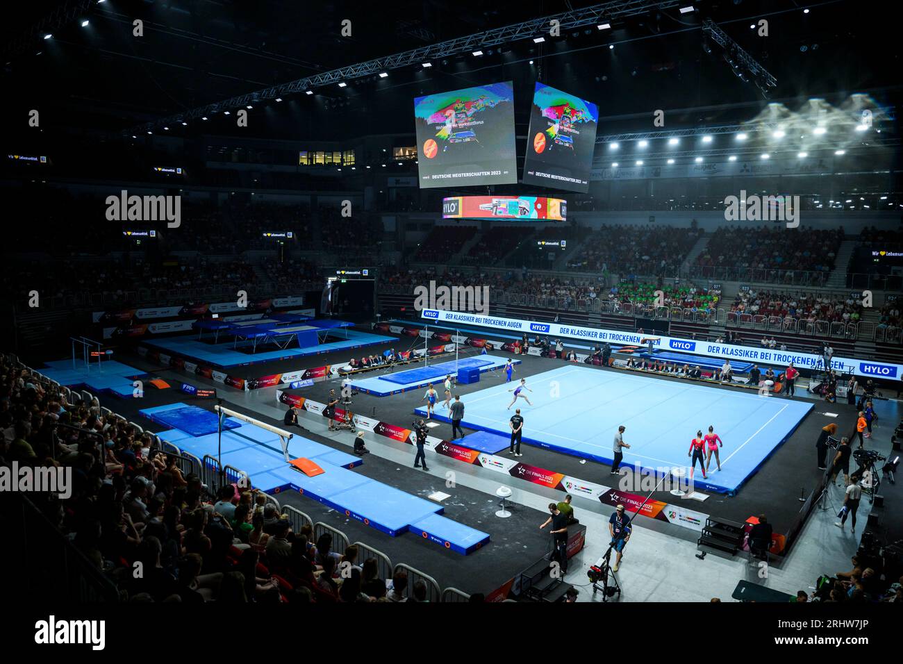 09. Juli 2023, Nordrhein-Westfalen, Düsseldorf: Gymnastik: Apparateturnen, PSD Bank Dome, Deutsche Meisterschaften, Entscheidung Single - Apparatentitel - Männer: Überblick über den PSD Bank Dome. Foto: Tom Weller/dpa Stockfoto