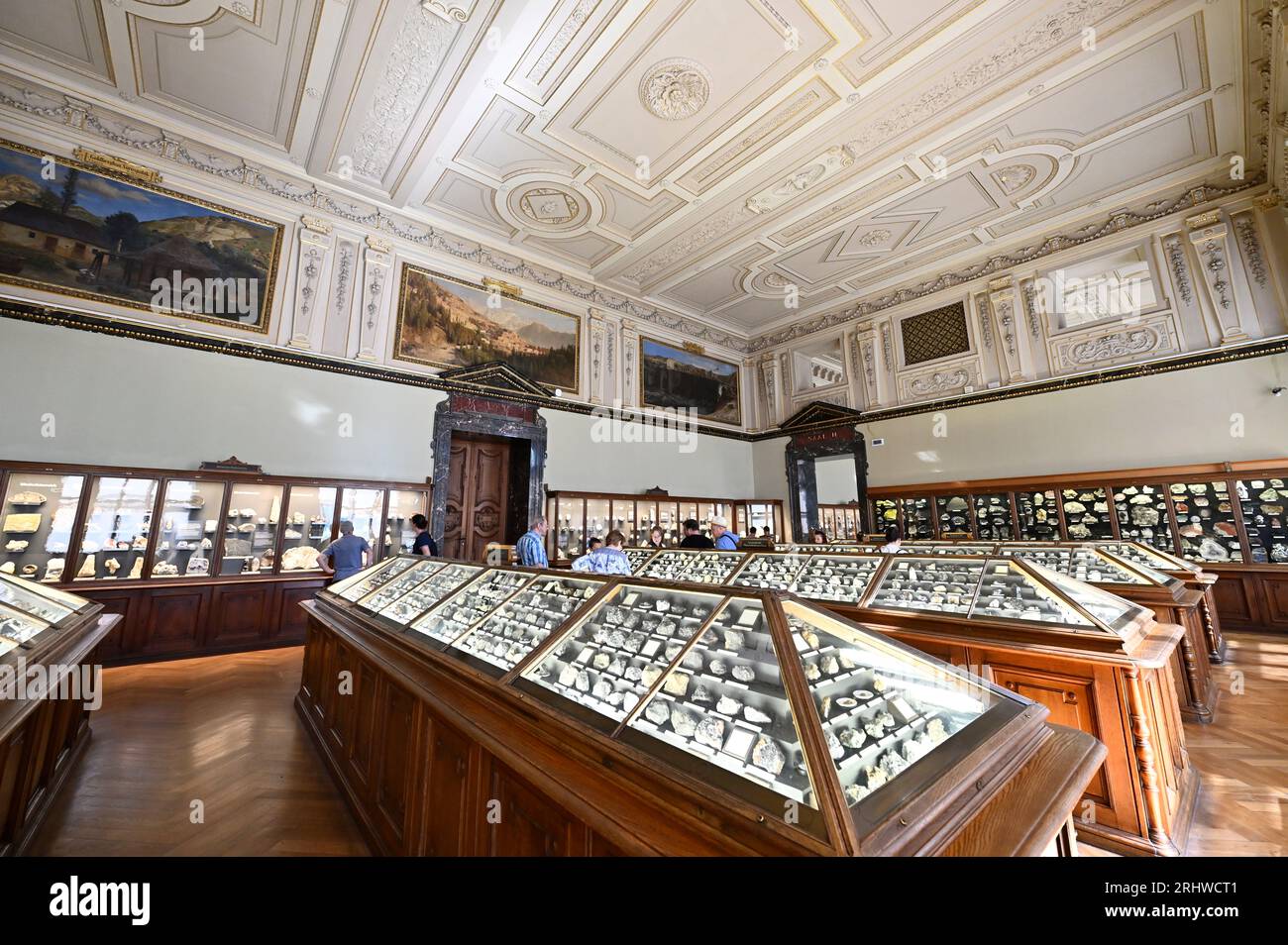 Wien, Österreich. August 2023. Naturkundemuseum Burgring 7, 1010 Wien. Mineraliensammlung im Museum Stockfoto