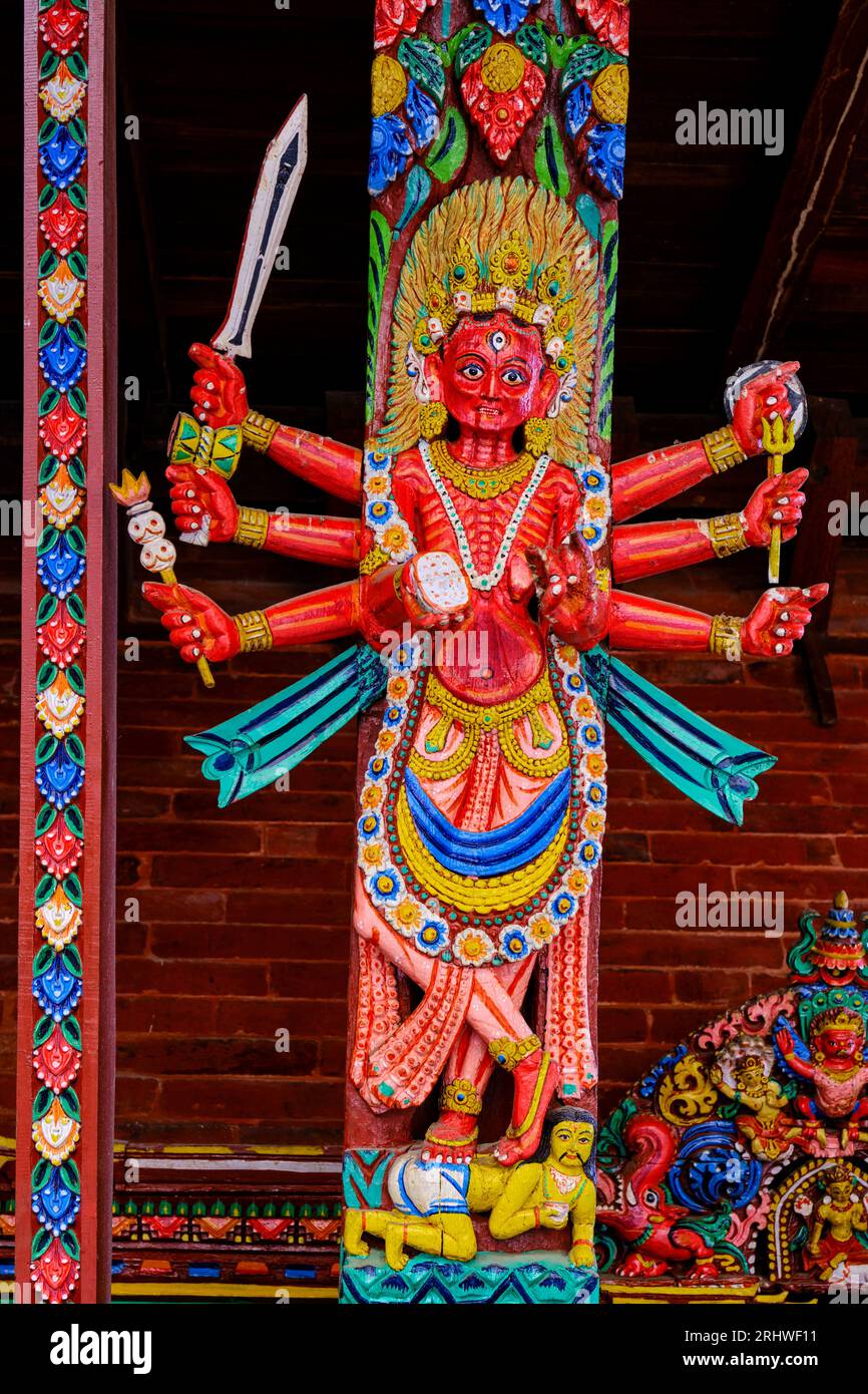 Nepal, Kathmandu-Tal, Kathmandu, Durbar-Platz, geschnitzte Säule am Shree Tanadevi-Tempel Stockfoto