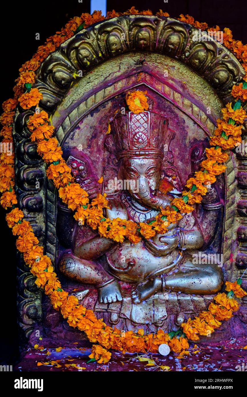 Nepal, Kathmandu-Tal, Kathmandu, Durbar-Platz, Opfergabe im Tempel von Vinayak, die Ratte ist das Fahrzeug des Gottes Ganesh Stockfoto