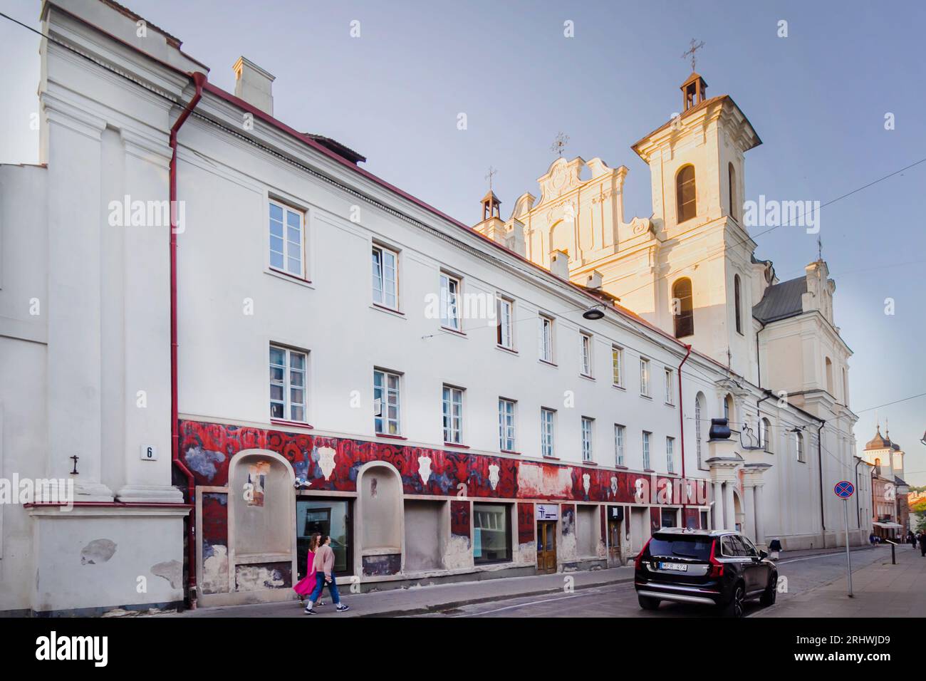 13 06 2023 Kirche des Heiligen Geistes im Zentrum der Altstadt von Vilnius, Litauen Stockfoto