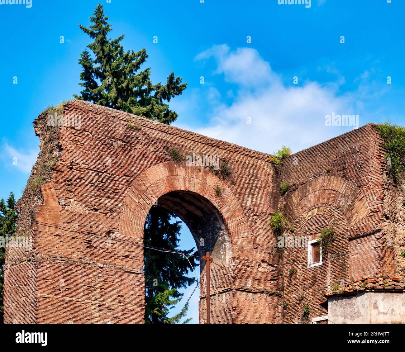 Überreste des Aquädukts Aqua Claudia, Rom, Italien Stockfoto