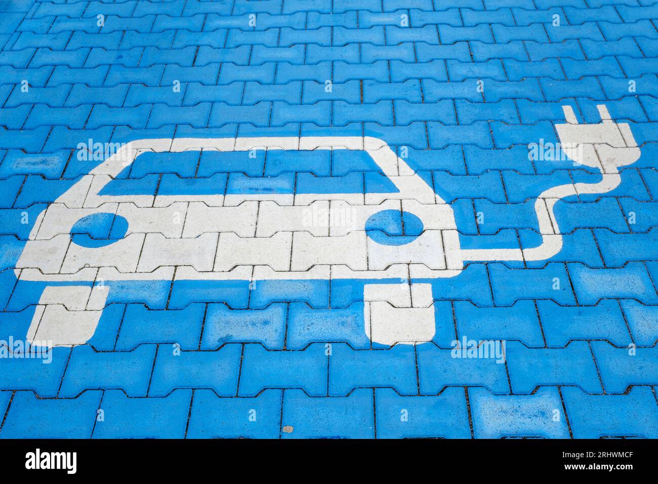 Ladestation für E-Autos. Markierung auf dem Boden Stockfoto