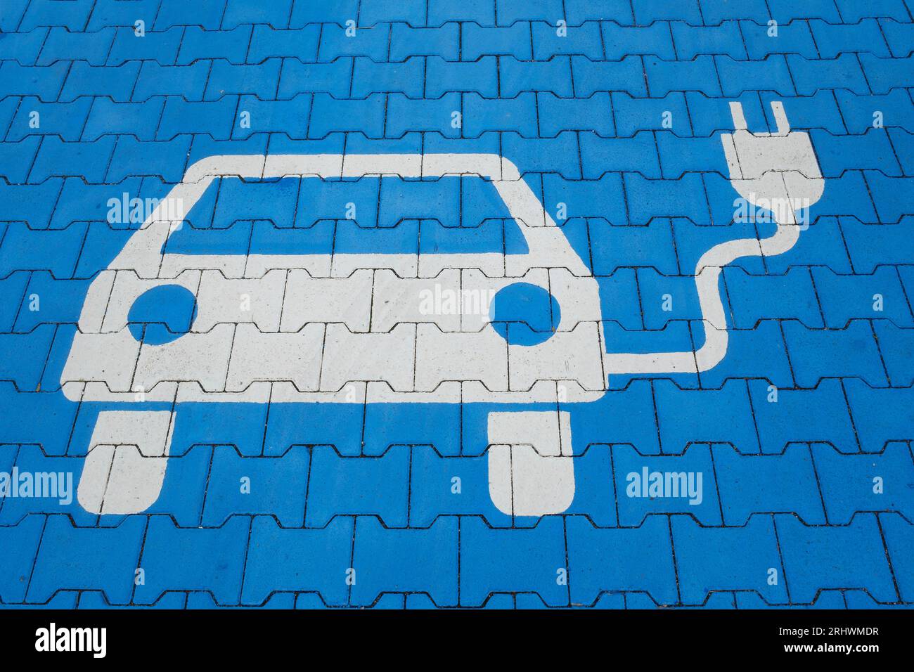 Ladestation für E-Autos. Markierung auf dem Boden Stockfoto