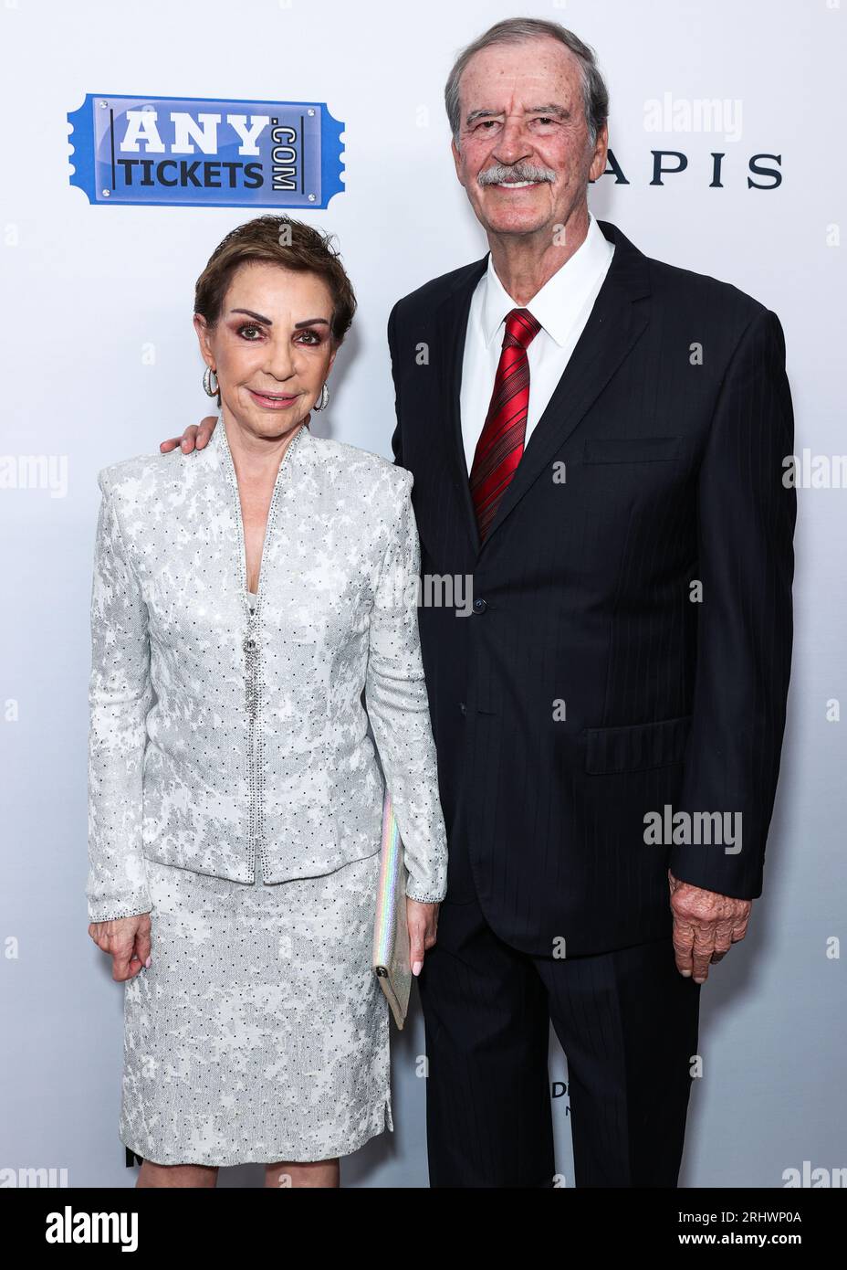 BEVERLY HILLS, LOS ANGELES, KALIFORNIEN, USA - 18. AUGUST: Marta Sahagun und Vicente Fox Quesada treffen auf der 23. Jährlichen Gala der Harold and Carole Pump Foundation im Beverly Hilton Hotel am 18. August 2023 in Beverly Hills, Los Angeles, Kalifornien, USA ein. (Foto: Xavier Collin/Image Press Agency) Stockfoto