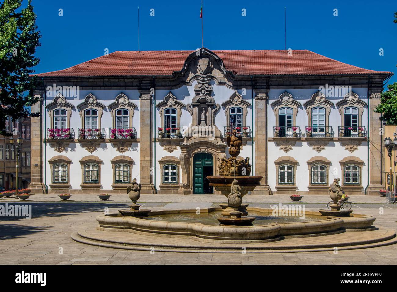 In Braga, Portugal, am 07.17.2023, Câmara Municipal, Werk des Architekten André Soares. Stockfoto