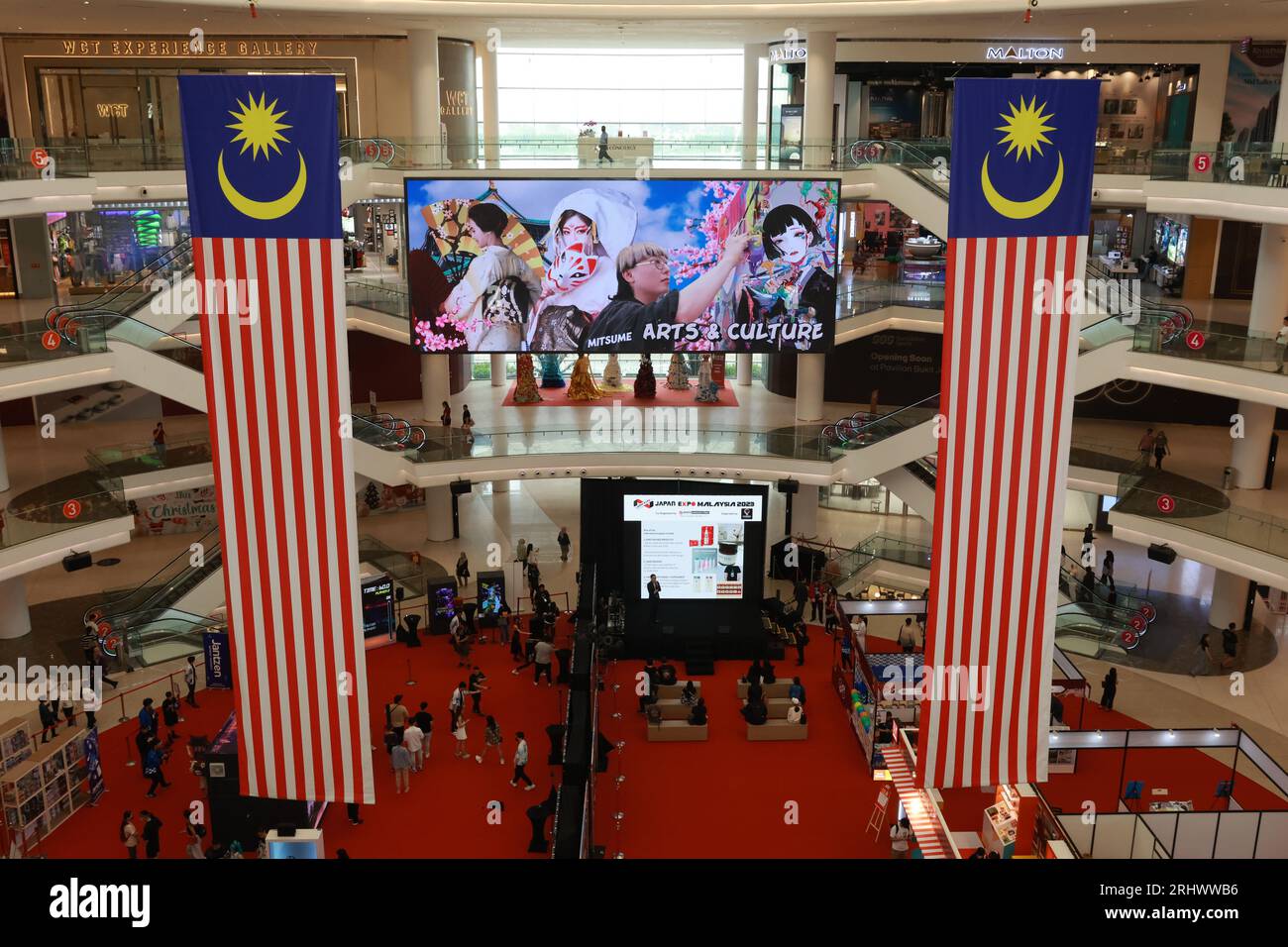 Kuala Lumpur, Wilayah Perseketuan, Malaysia. August 2023. Japan Expo Malaysia 2023 Indoor Zone Pavilion Bukit Jalil. Die 5. Ausgabe der Japan Expo Malaysia 2023 kehrt nach einer Pause zurück, da die Bewegung seit einigen Jahren kontrolliert wird. . Die Japan Expo Malaysia 2023 findet vom 18. Bis 20. August 2023 im Pavilion Bukit Jalil statt. Quelle: ZUMA Press, Inc./Alamy Live News Stockfoto