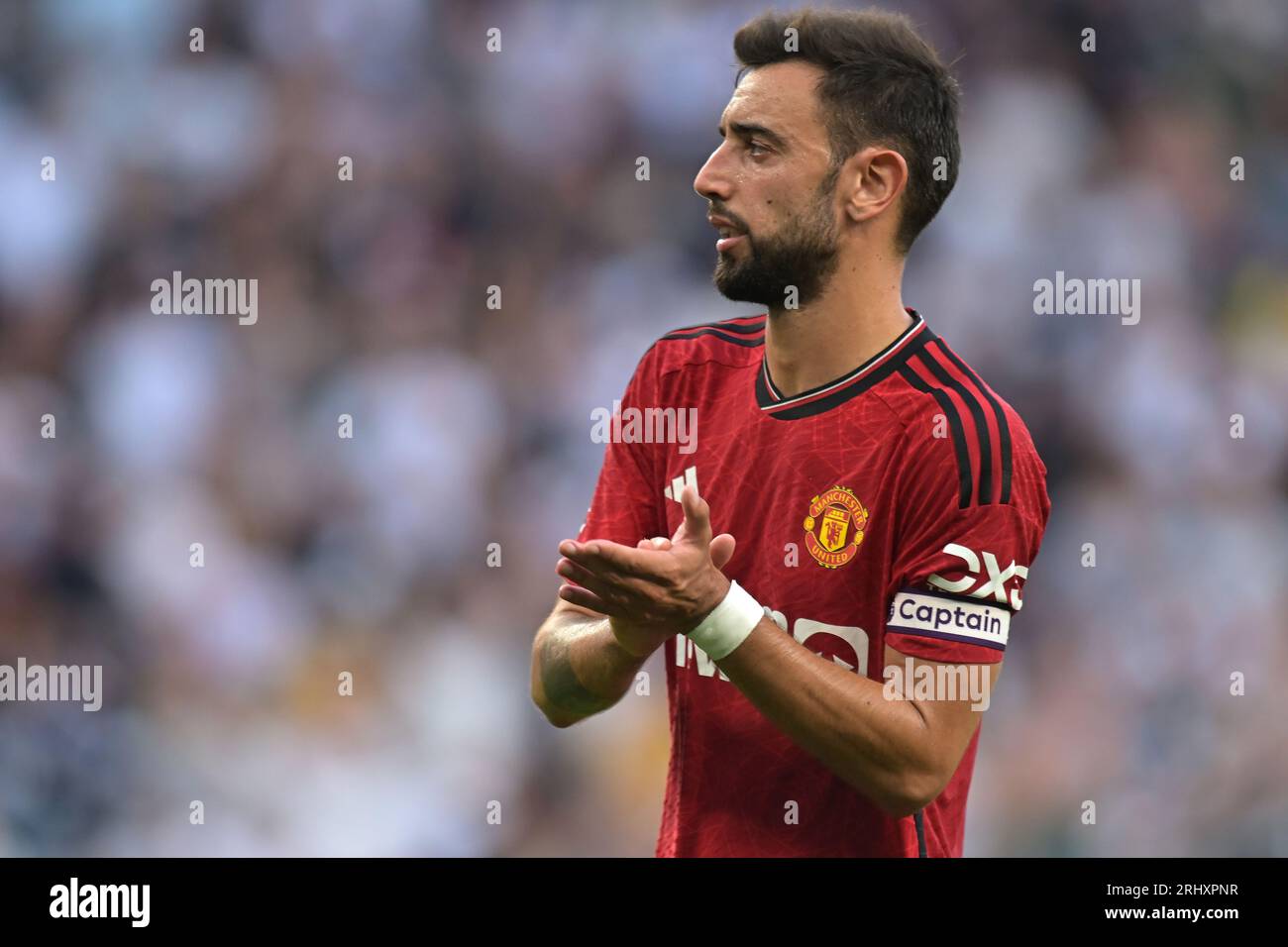 London, Großbritannien. August 2023. London UK 18 Aug 23.Bruno Fernandes von Manchester United während des Spiels Spurs vs Manchester United Premier League im Tottenham Hotspur Stadium London. Quelle: MARTIN DALTON/Alamy Live News Stockfoto