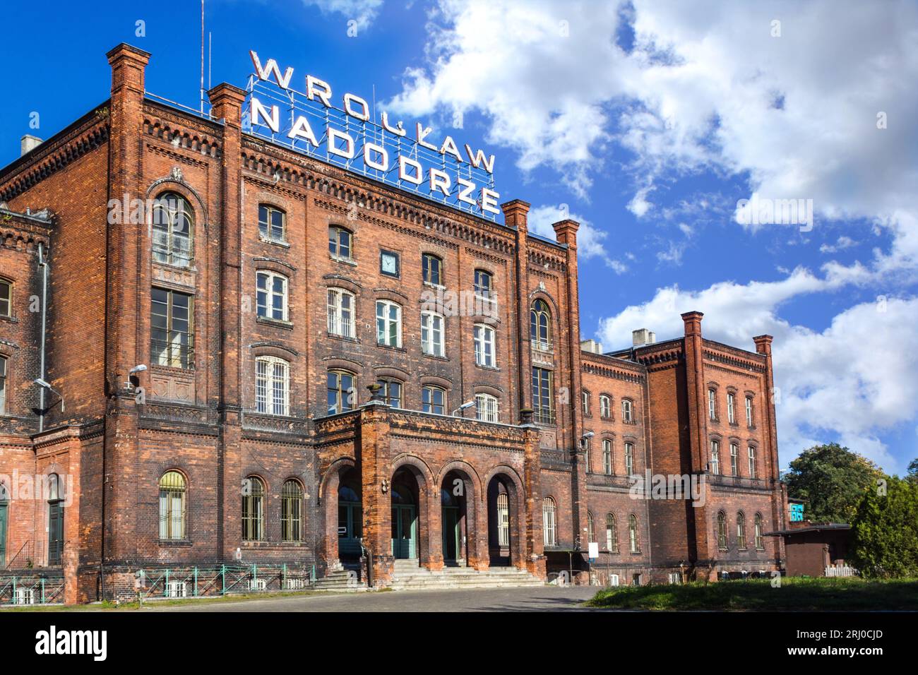 Bahnhof Nadodrze in Breslau Polen im Sommer Stockfoto