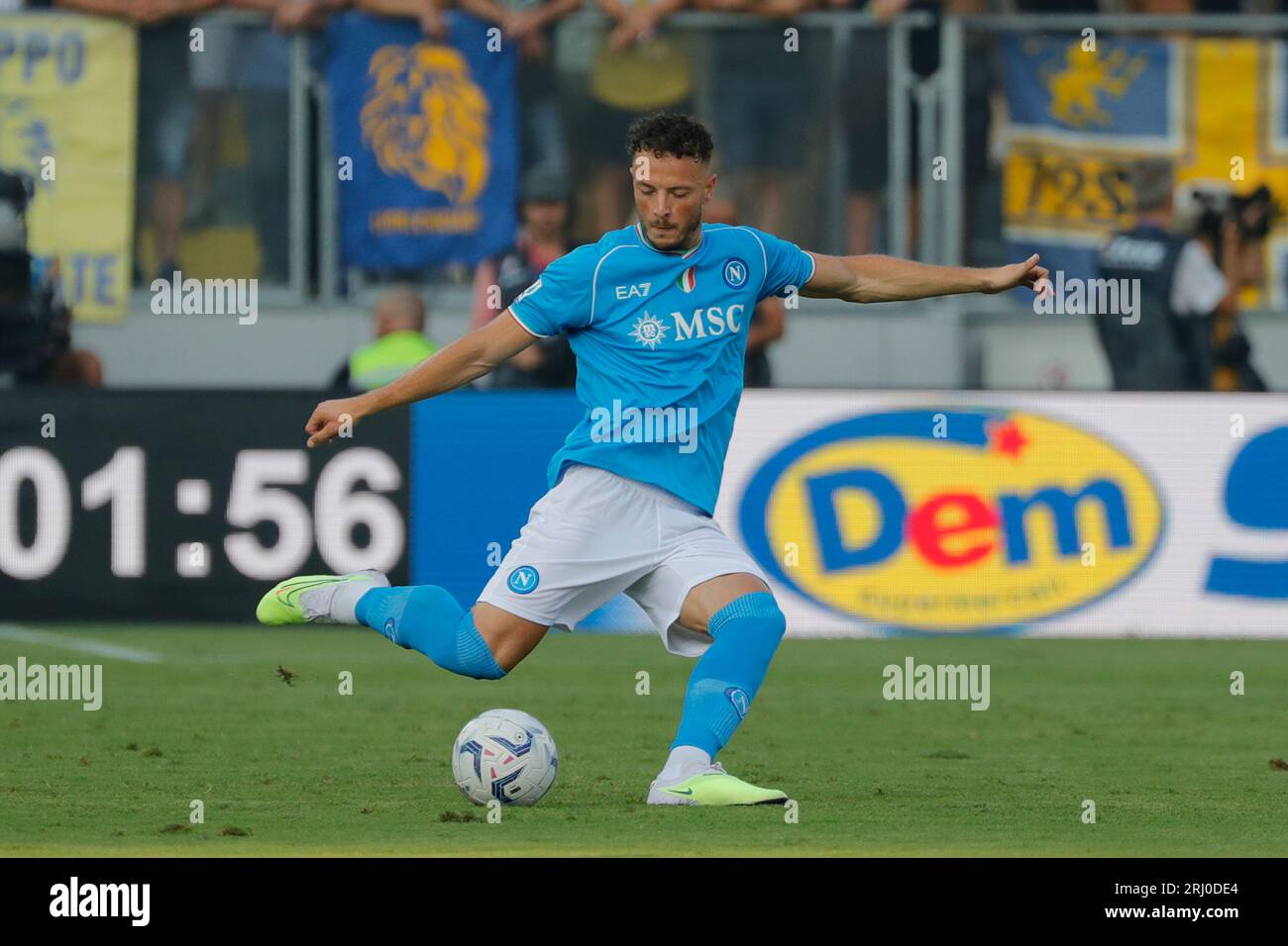 Frosinone, Lazio, Italien. August 2023. Amir Rrhamani aus Neapel während des italienischen Fußballspiels der Serie A zwischen Frosinone und Neapel im Stadio Stirpe in Frosinone (Bild: © Ciro de Luca/ZUMA Press Wire) NUR REDAKTIONELLE VERWENDUNG! Nicht für kommerzielle ZWECKE! Stockfoto