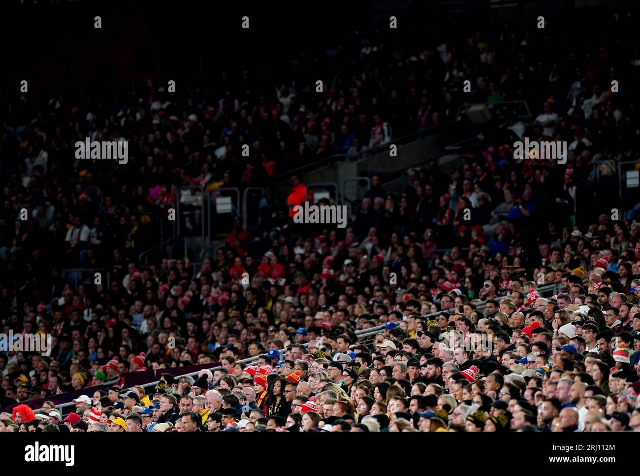 Fans auf der Tribüne während des Endspiels der FIFA Frauen-Weltmeisterschaft im Stadion Australien, Sydney. Bilddatum: Sonntag, 20. August 2023. Stockfoto