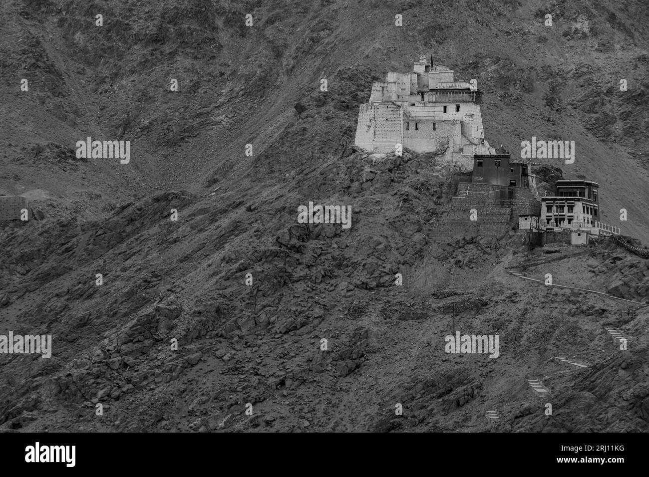 Blick auf ein berühmtes Wahrzeichen in der Stadt Namgyal Tsemo in Ladakh, Indien am 10. August 2023 Stockfoto