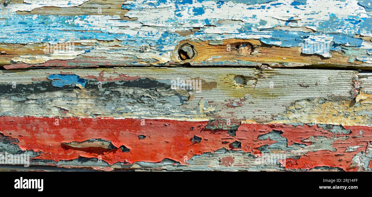 Farbablagerung von altem Holz. Stockfoto