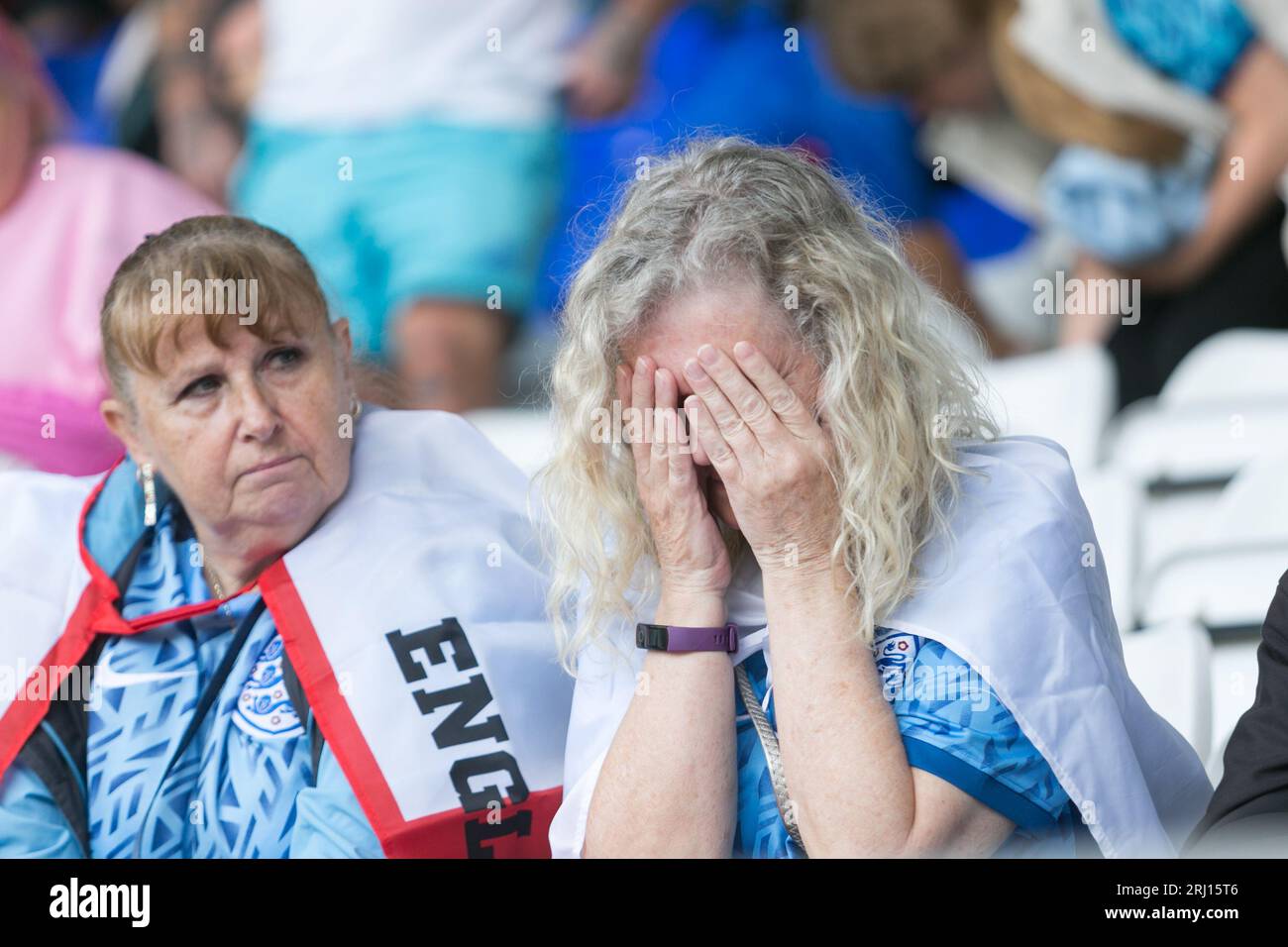 Birmingham, Großbritannien. August 2023. Enttäuschung angesichts eines England-Fans bei der letzten Pfiff, als das Spiel auf der Großleinwand des Birmingham City FC St Andrews Ground gezeigt wird. Quelle: Peter Lopeman/Alamy Live News Stockfoto