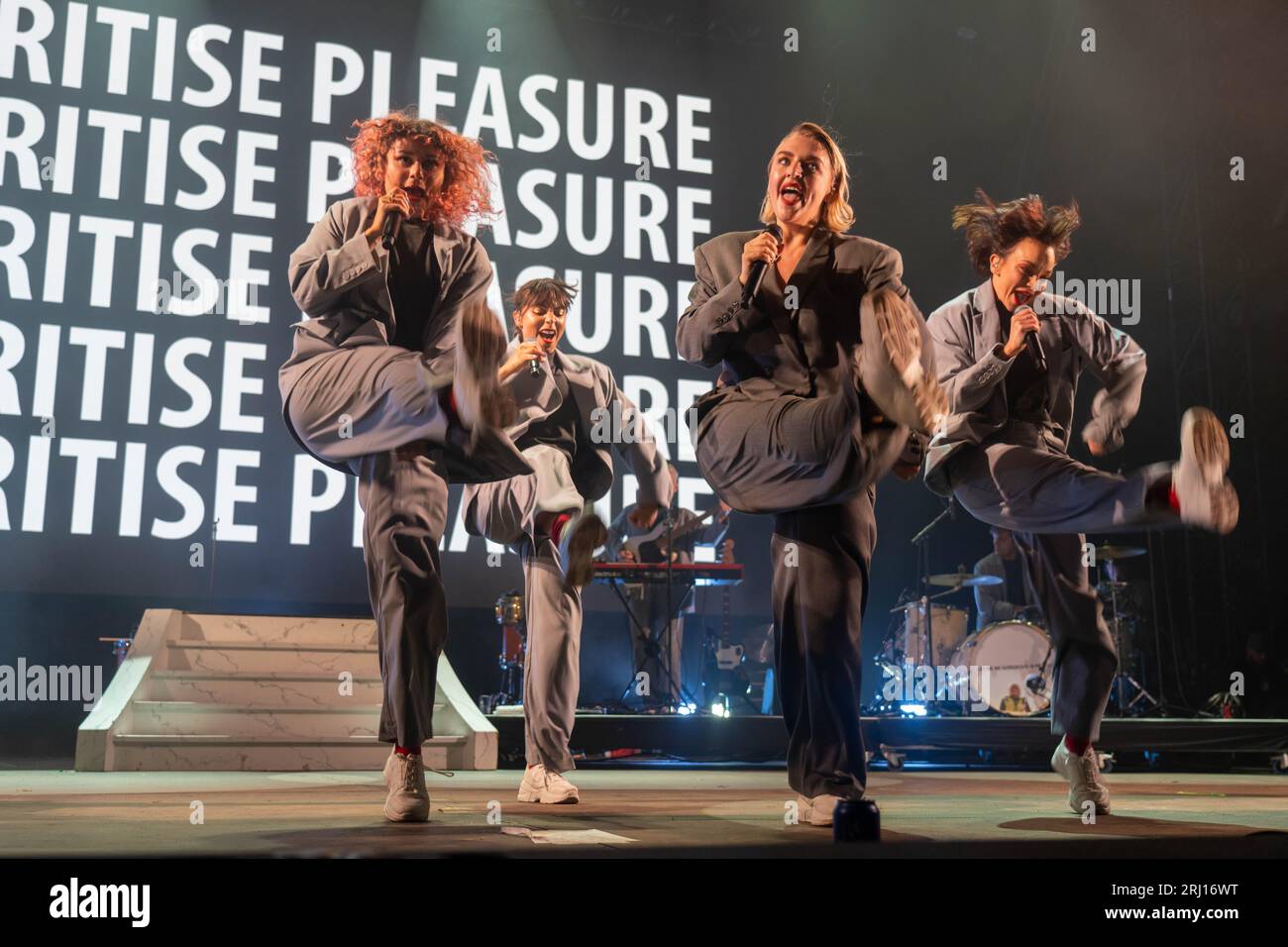 Glanusk Park, Großbritannien. Samstag, 19. August 2023. Rebecca Lucy Taylor von Self-Esteem trat 2023 beim Green man Festival im Glanusk Park auf. Fototermin: Samstag, 19. August 2023. Foto sollte lauten: Richard Gray/Alamy Live News Stockfoto