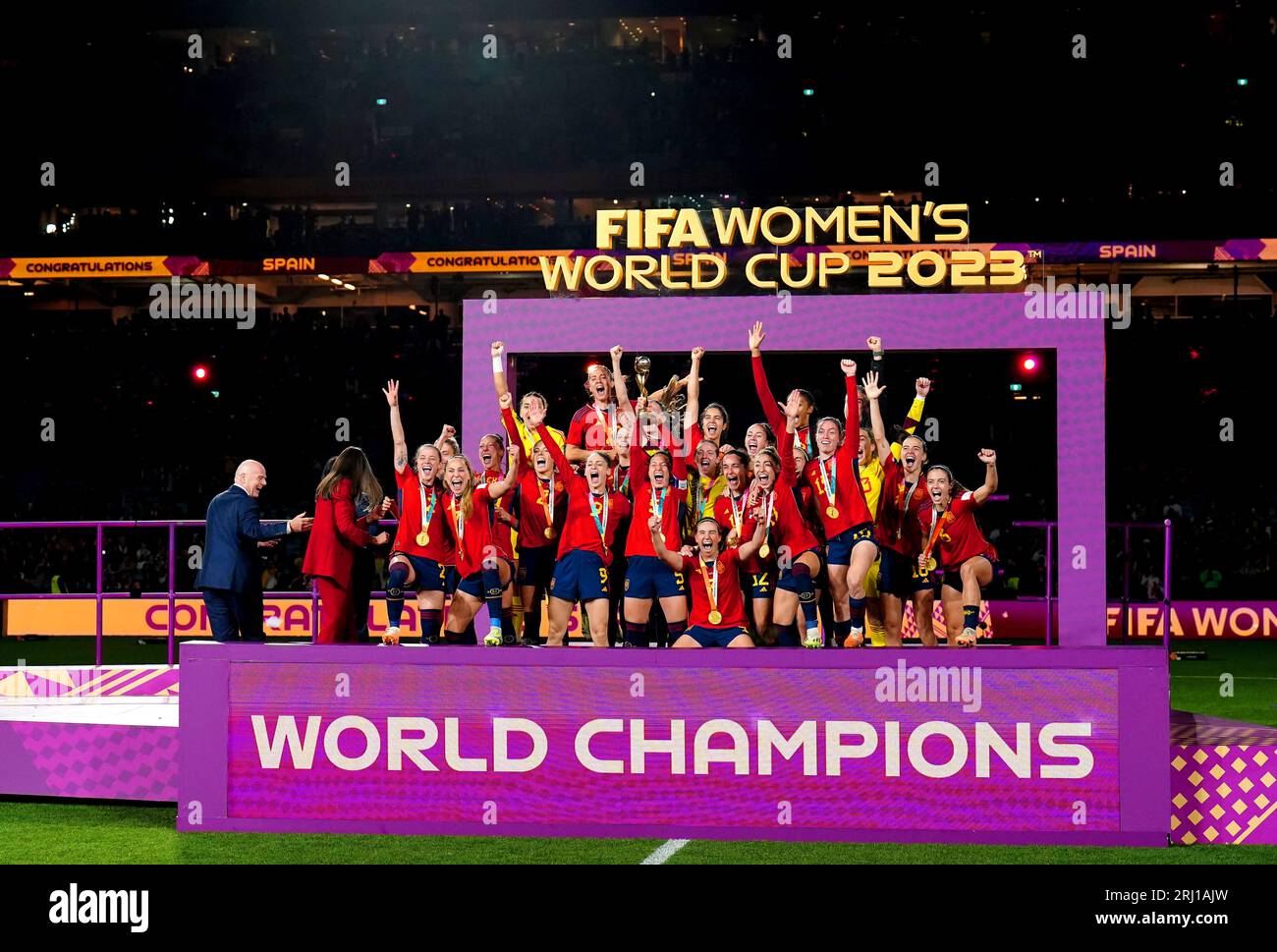 Spaniens Spieler feiern den Gewinn des Endspiels der FIFA Frauen-Weltmeisterschaft im Stadion Australien, Sydney. Bilddatum: Sonntag, 20. August 2023. Stockfoto