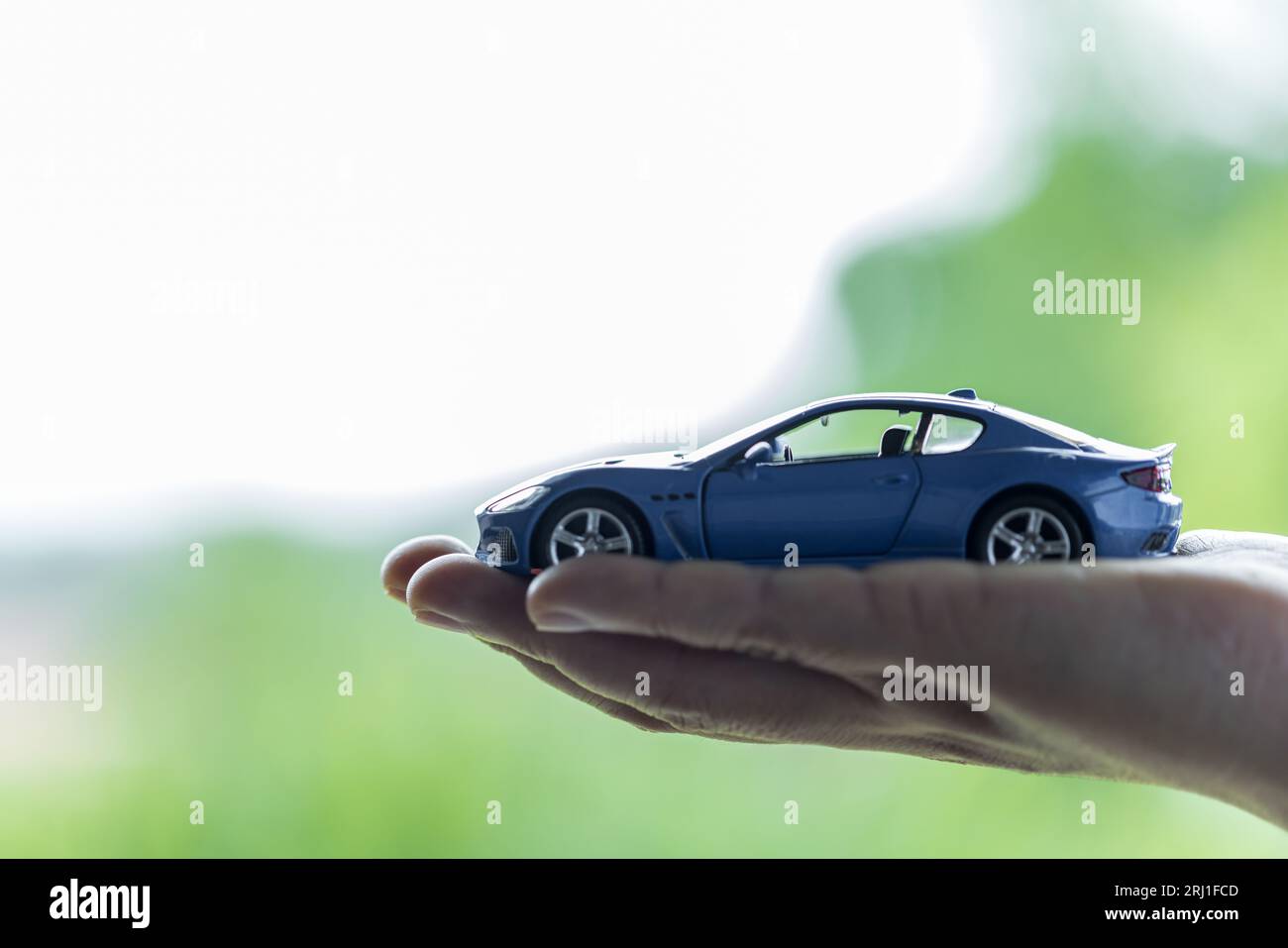 Auto geschenk -Fotos und -Bildmaterial in hoher Auflösung – Alamy
