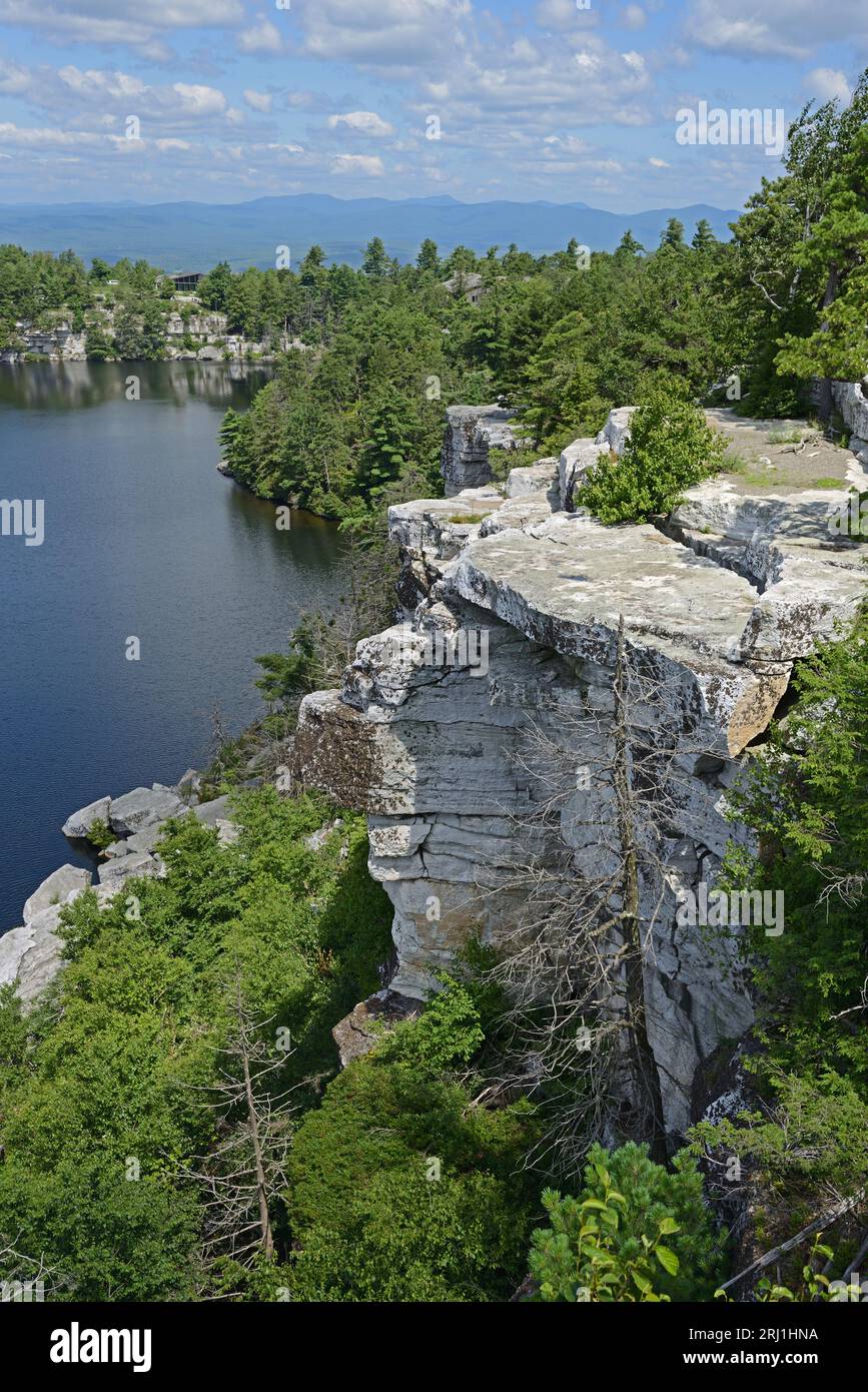 Das Minnewaska State Park Preserve liegt am Shawangunk Ridge im Ulster ...