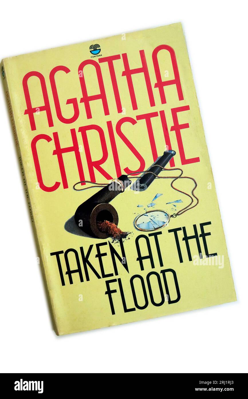 Aufgenommen bei der Flut - von Agatha Christie. Altes Buchcover. Stockfoto