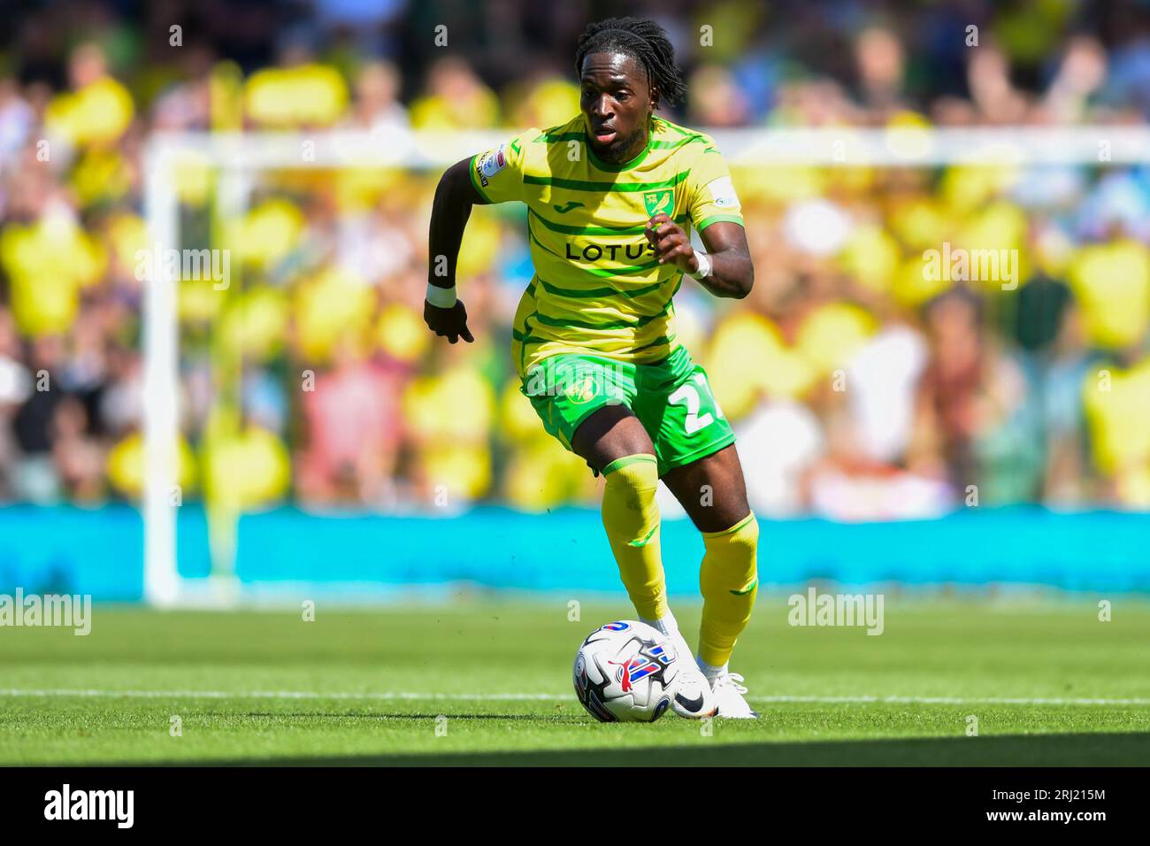 Jonathan Rowe (27 Norwich City) kontrolliert den Ball während des Sky Bet Championship Matches zwischen Norwich City und Millwall in der Carrow Road, Norwich am Sonntag, den 20. August 2023. (Foto: Kevin Hodgson | MI News) Credit: MI News & Sport /Alamy Live News Stockfoto