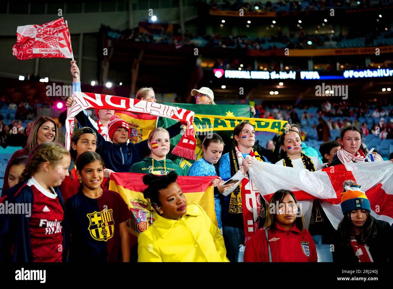 Fans auf der Tribüne vor dem Endspiel der FIFA Frauen-Weltmeisterschaft im Stadion Australien, Sydney. Bilddatum: Sonntag, 20. August 2023. Stockfoto